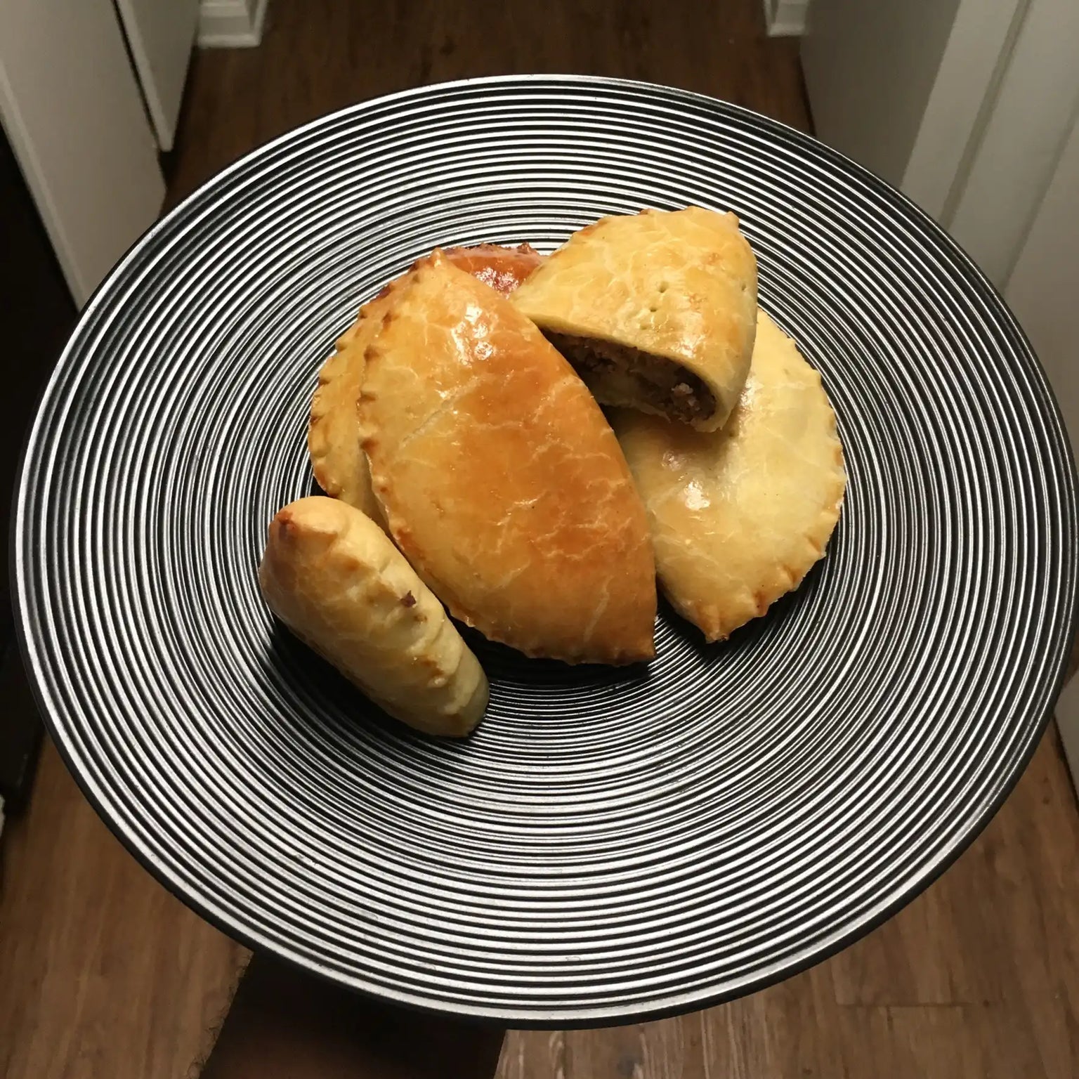 Baked Meat Pies in a Plate - Adun