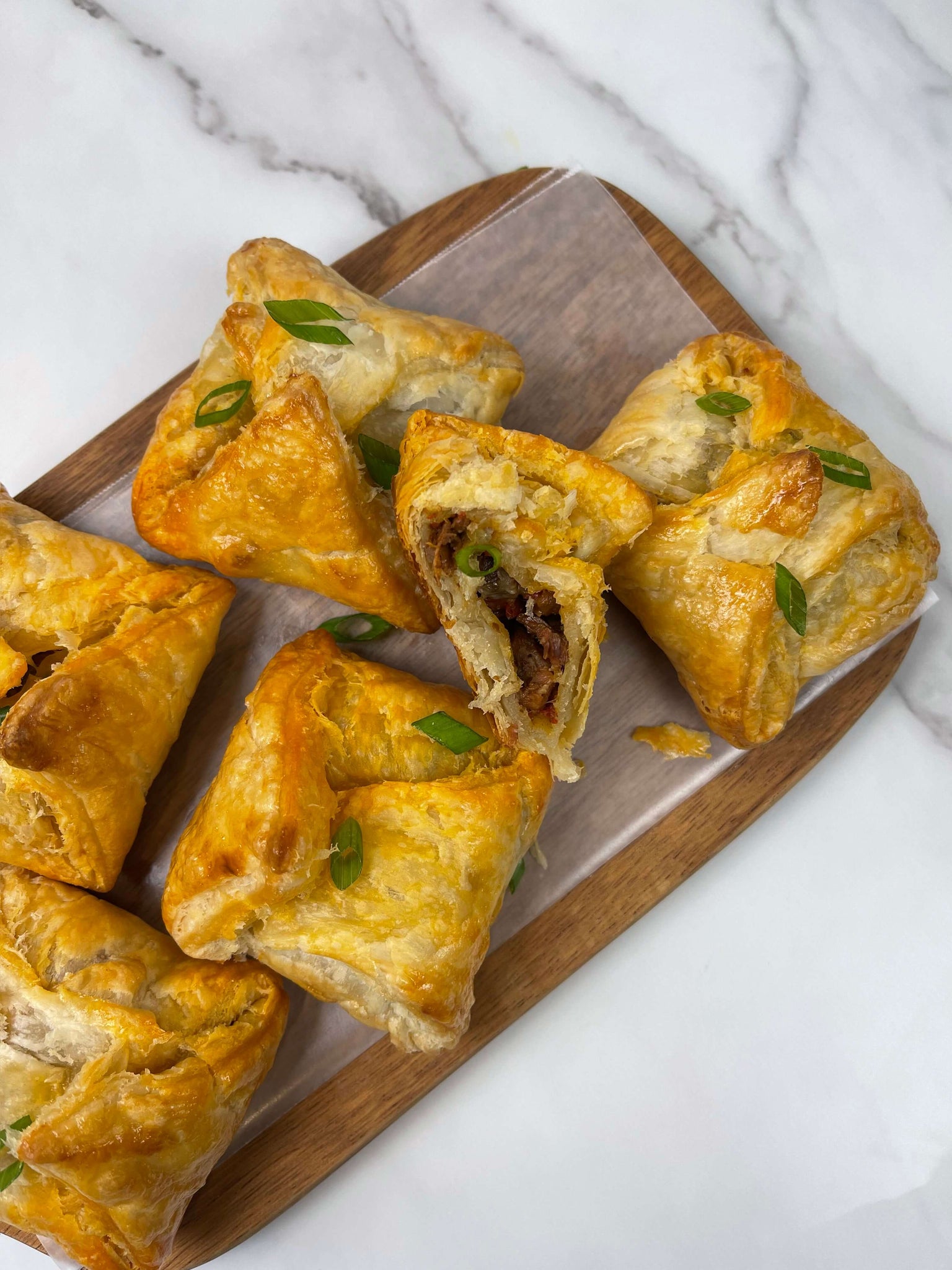 Stewed Beef Puffs on a Platter - Adùn